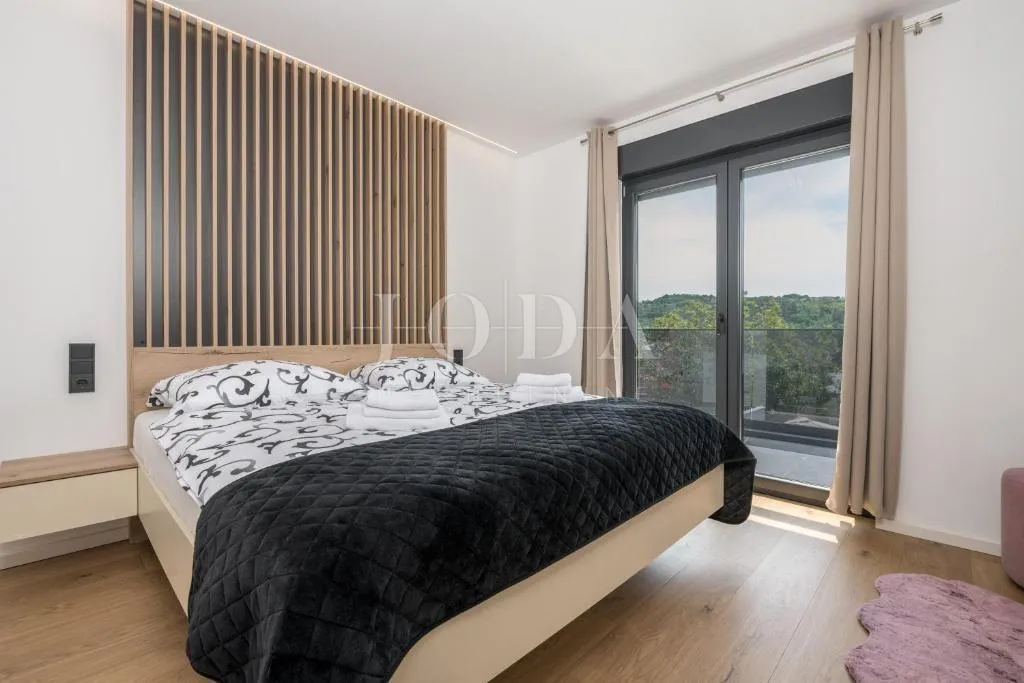 labin, villa sa bazenom na odličnoj lokaciji - slika 4