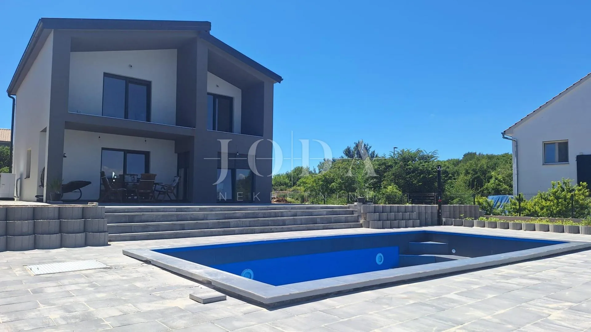 vrbnik - nova kuća s predivnim pogledom - slika 1
