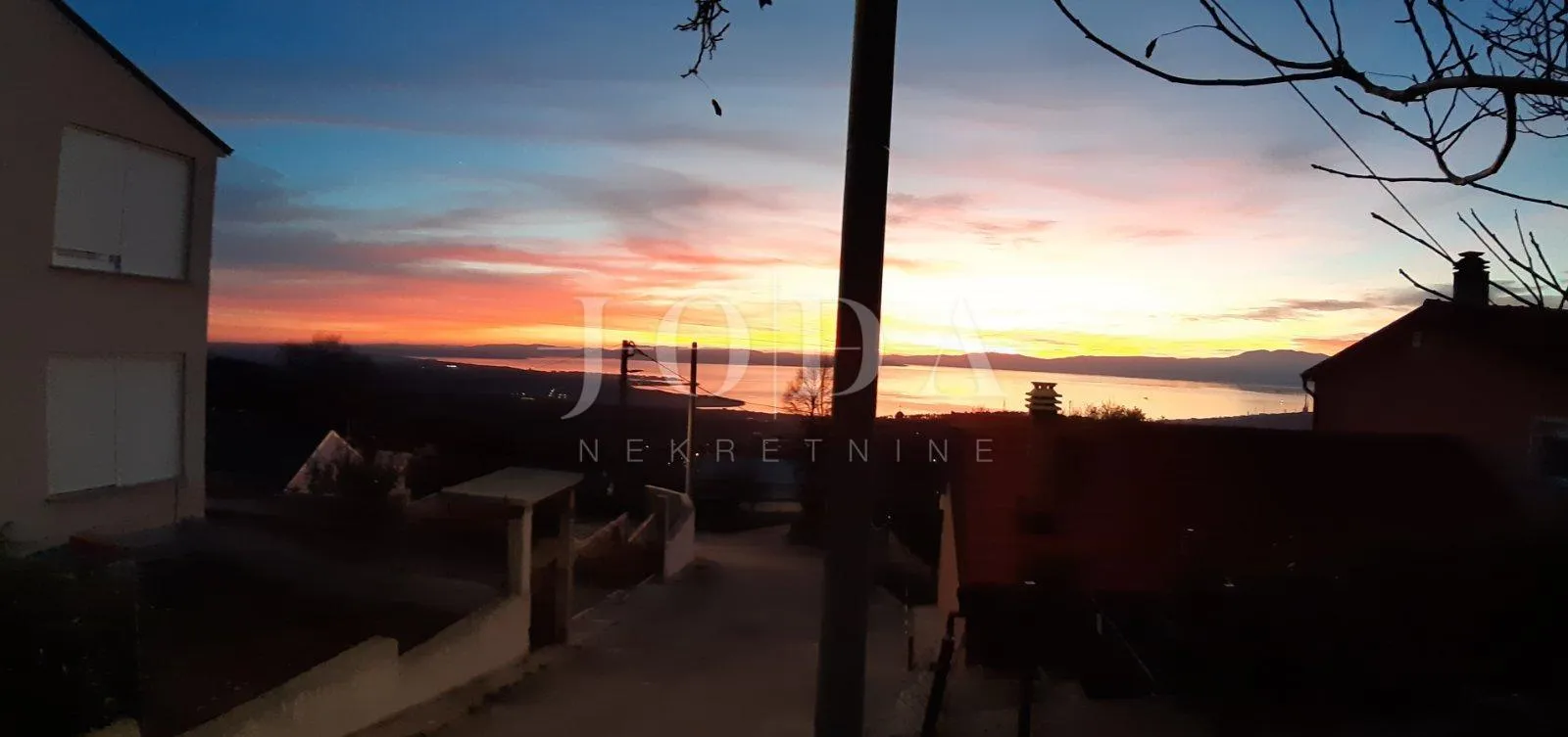 hreljin teren sa panoramskim pogledom - slika 4