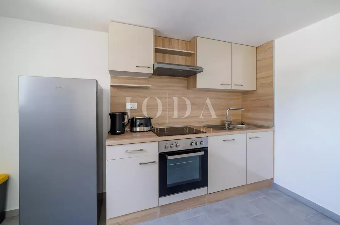 tribalj kuća 600m2 sa bazenom - slika 48