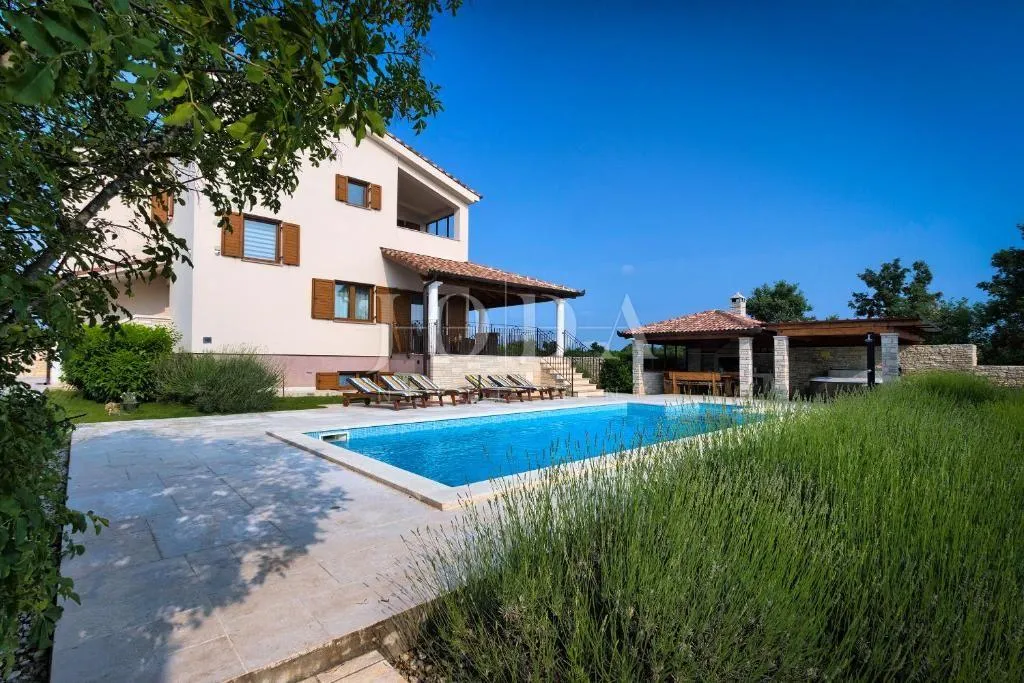 svetvinčenat, okolica, villa sa jacuzzijem i grijanim bazenom - slika 4