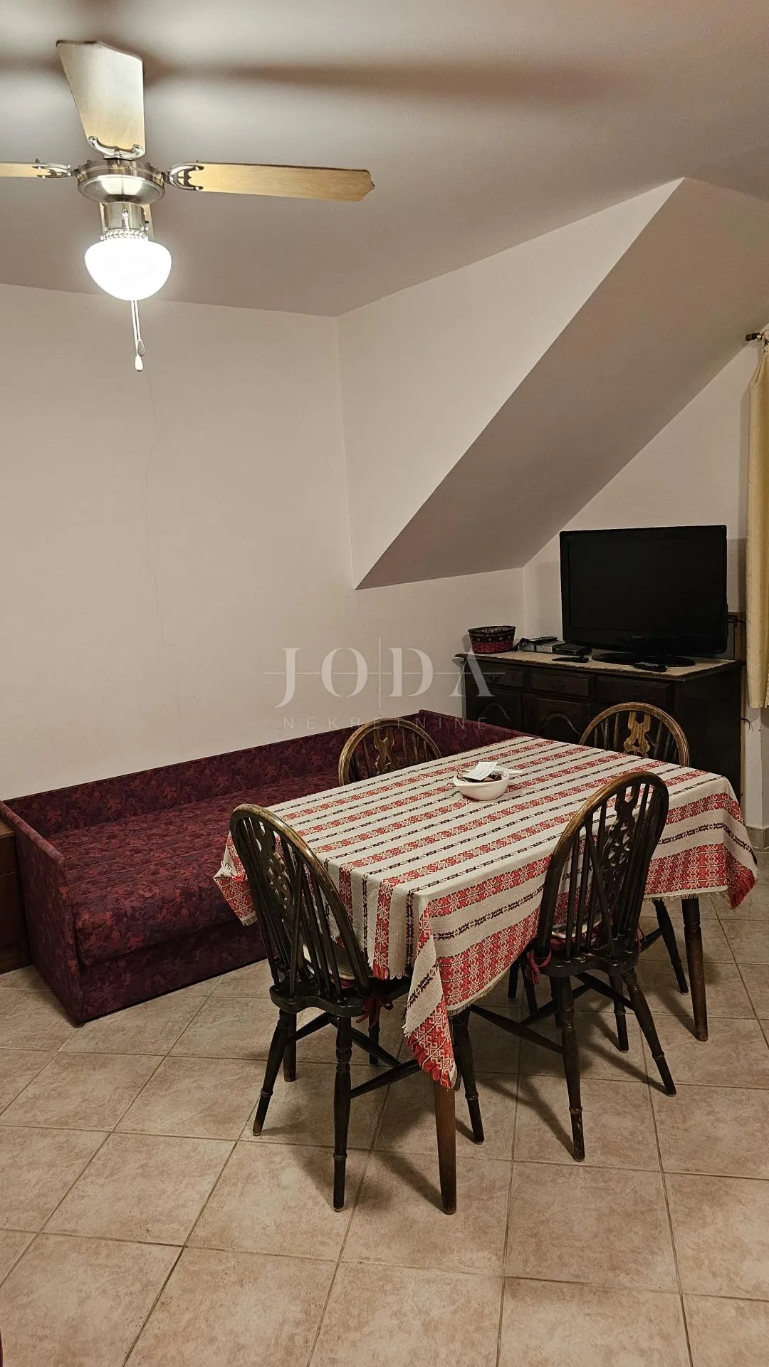 kuća u nizu sa 4 apartmana i balkonom,vrsar centar - slika 16