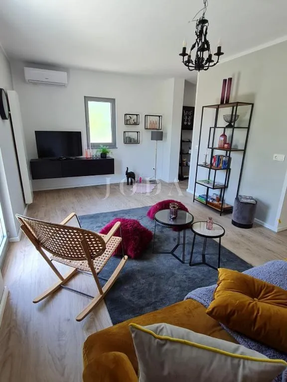 kuća sa bazenom i pogledom na more u vinodolskoj općini - slika 7