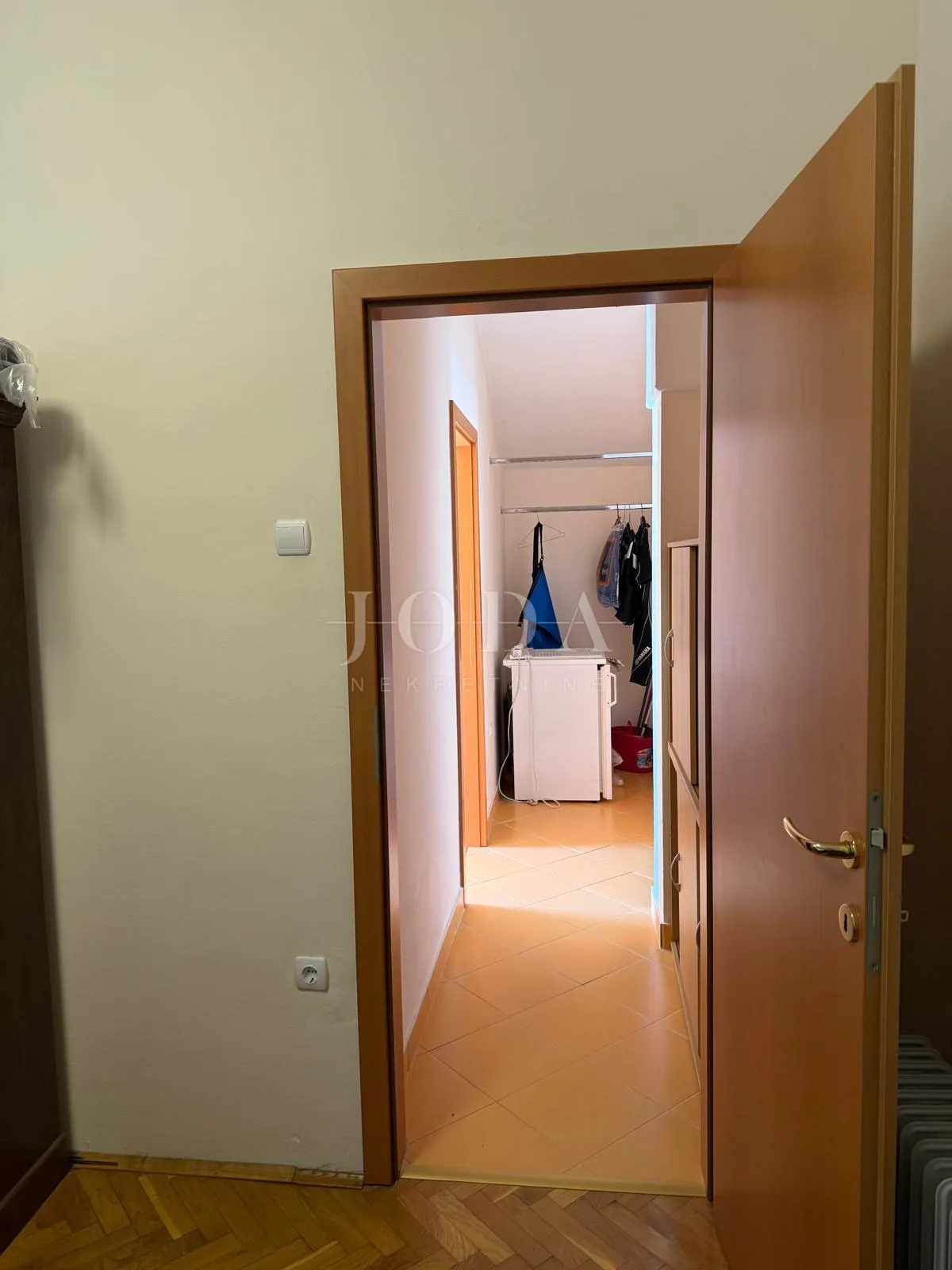 klenovica dvosobni stan 200m od mora - slika 13