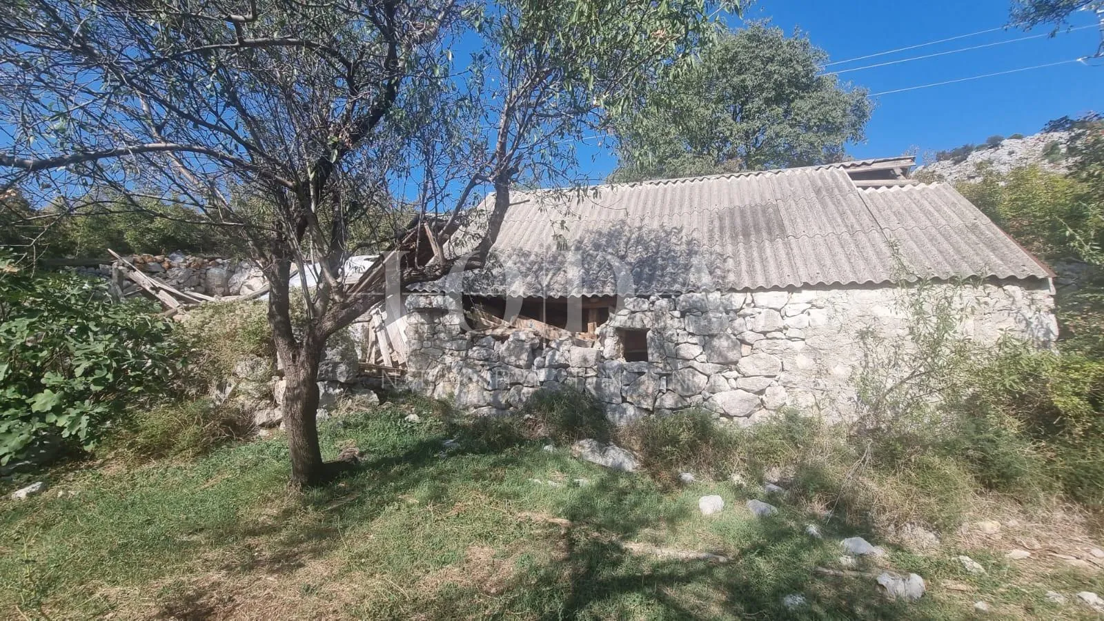 lukovo šugarje zemljište sa starinom - slika 12