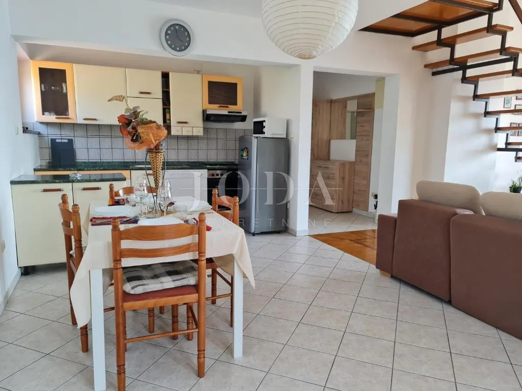 ekskluzivna nekretnina u crikvenici: 602 m², bazen, 7 apartmana, 250 m od mora - slika 31