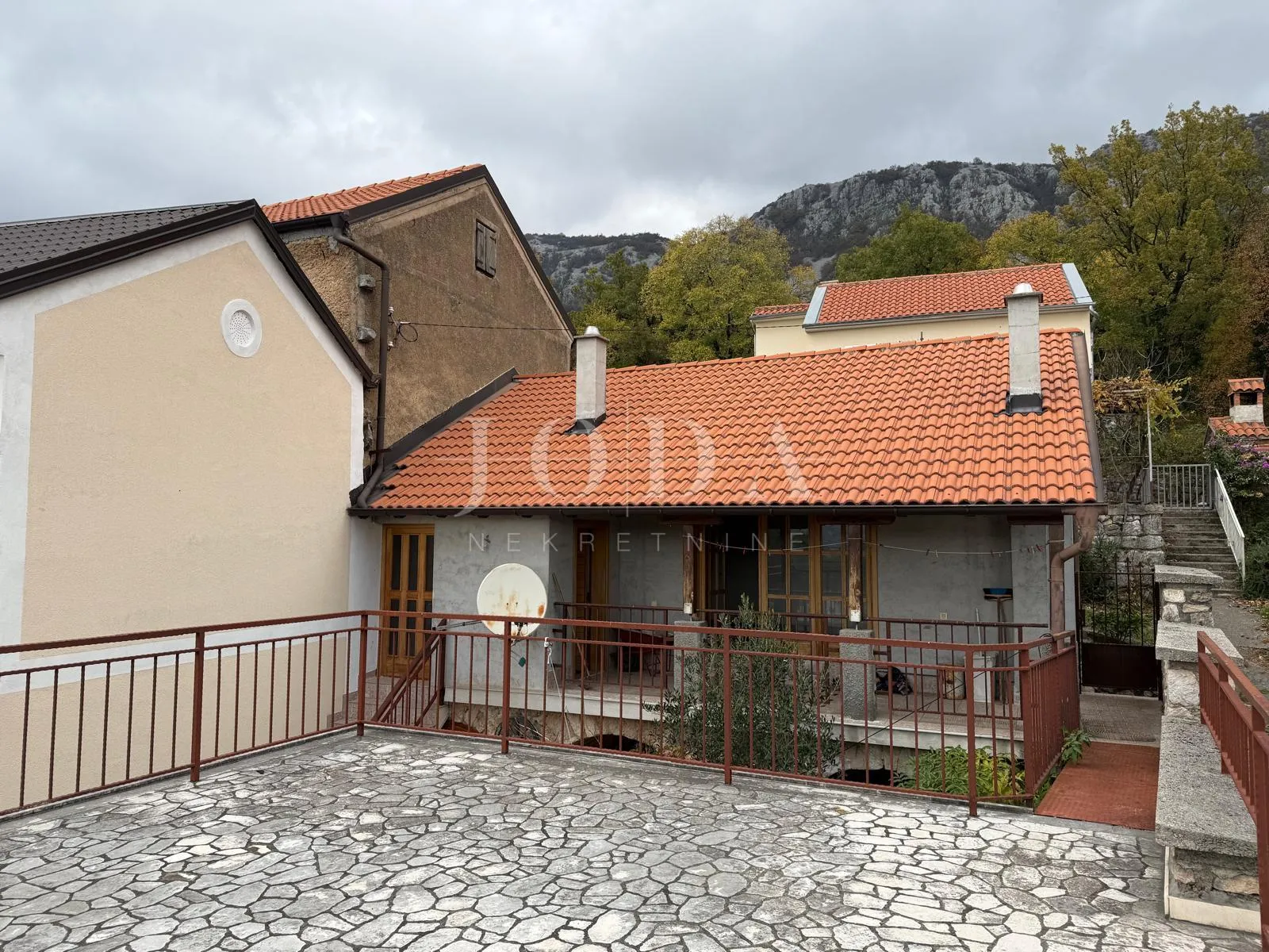 tribalj - dvije spojene kuće - slika 6