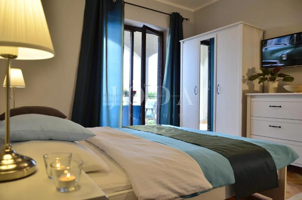 ekskluzivna nekretnina u crikvenici: 602 m², bazen, 7 apartmana, 250 m od mora - slika 10