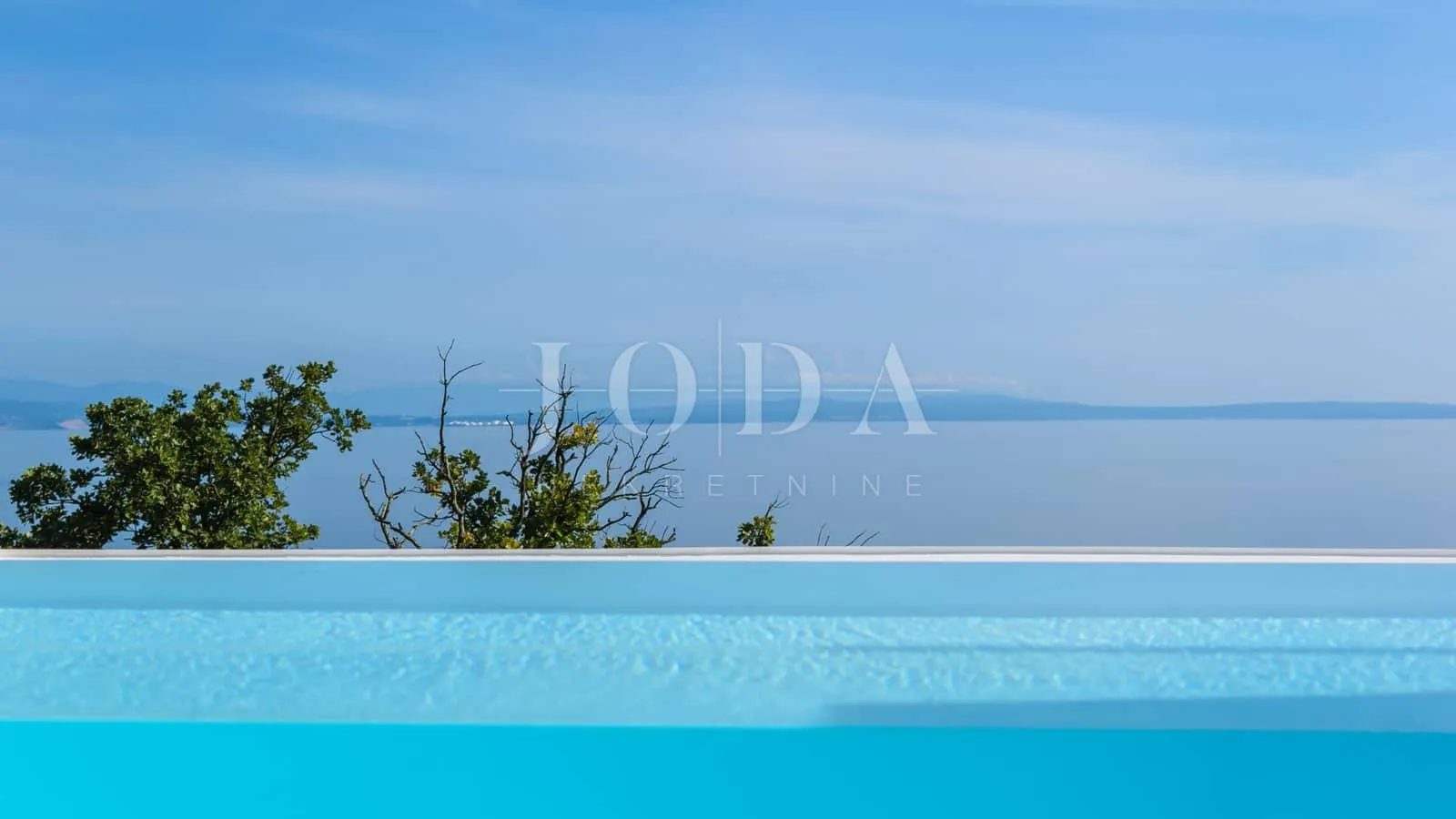 opatija vila sa bazenom - slika 2
