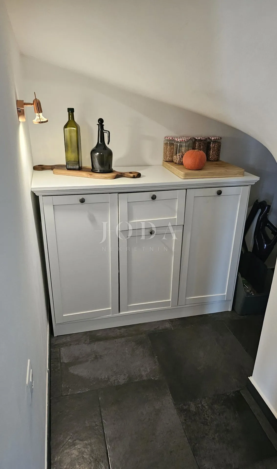 prekrasna villa sa bazenom i prostranom okućnicom,barban okolica - slika 9