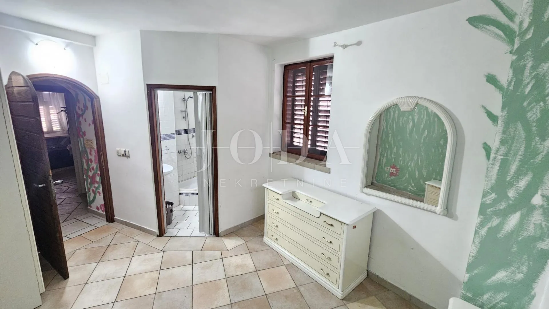 selce kuća u strogom centru - slika 24