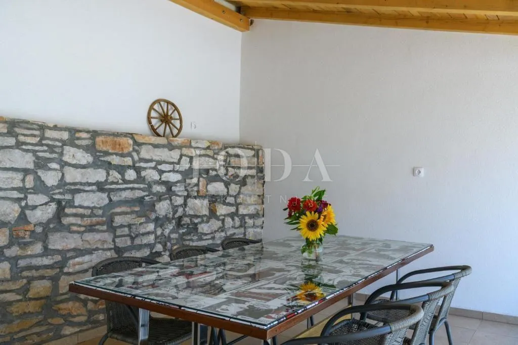 marčana, duga uvala, okolica, kamena kuća sa bazenom i građevinskom parcelom - slika 16