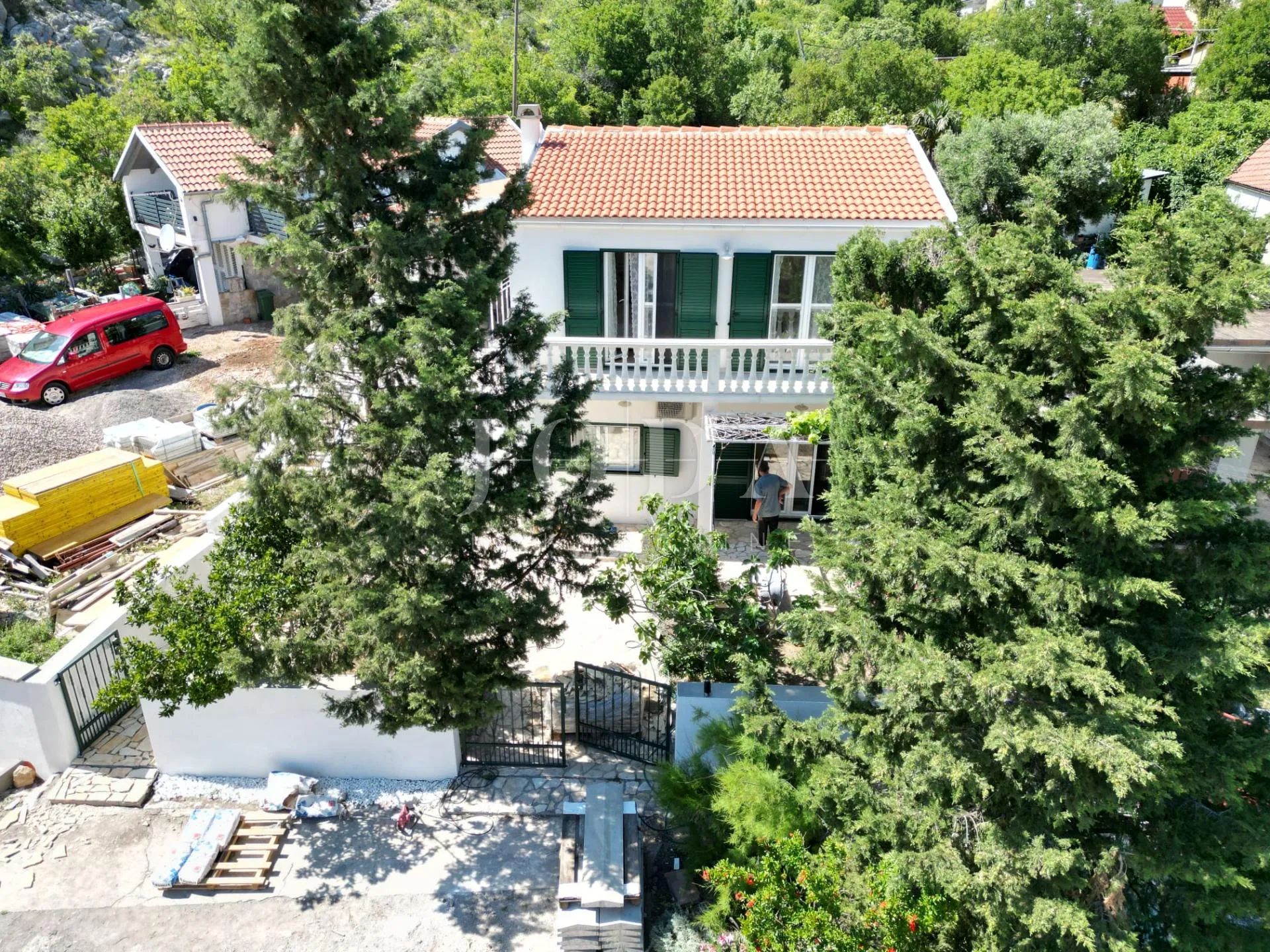 cesarica kuća prvi red do mora - slika 4