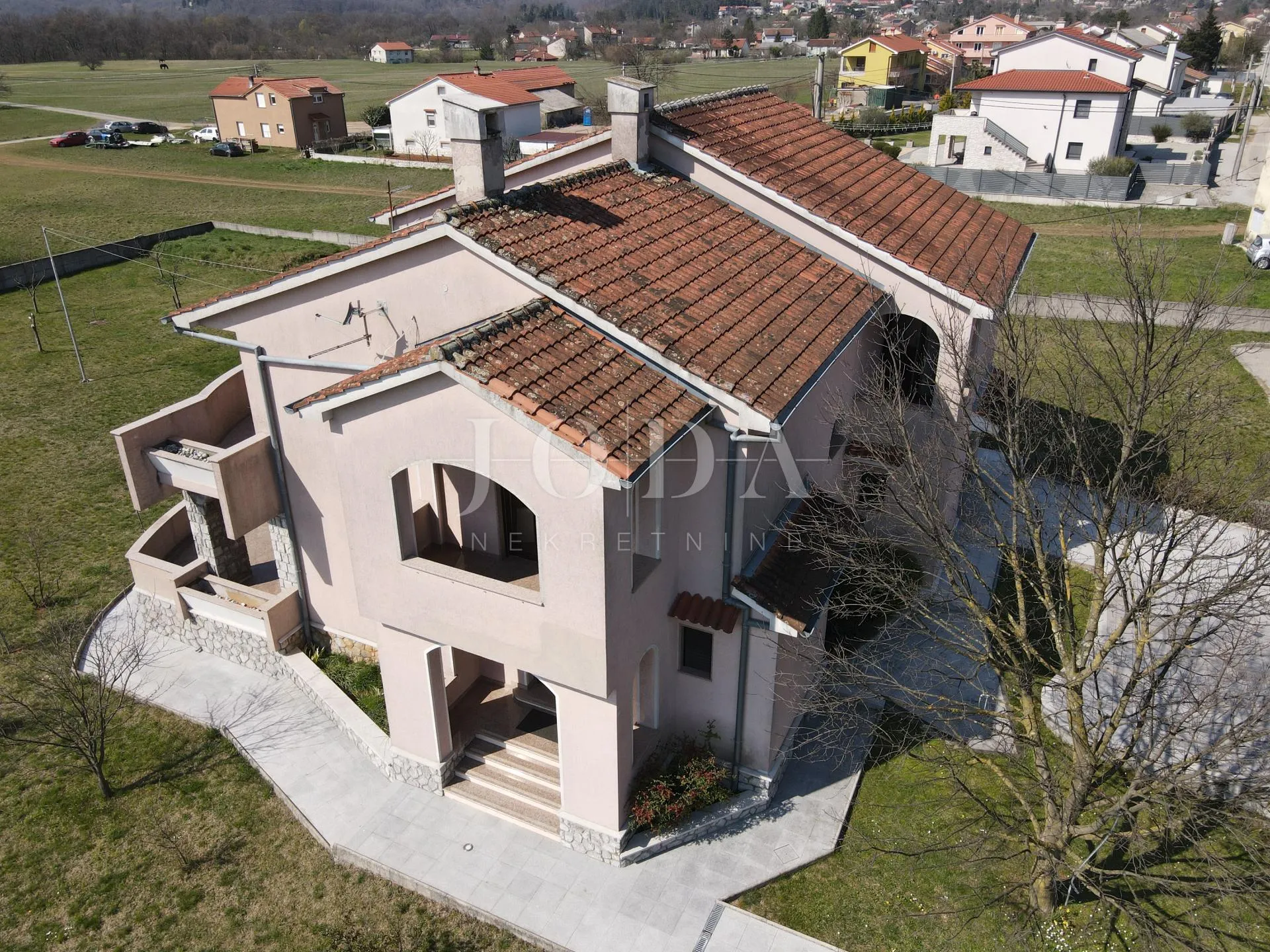 grobnik,samostojeća kuća sa poslovnim prostorom na velikoj okućnici - slika 43