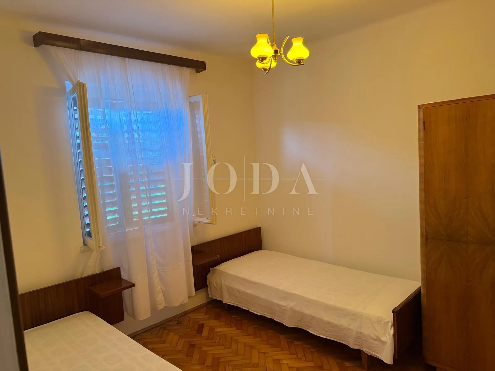 stan na prvom katu kuće s velikim vrtom – lovran - slika 21