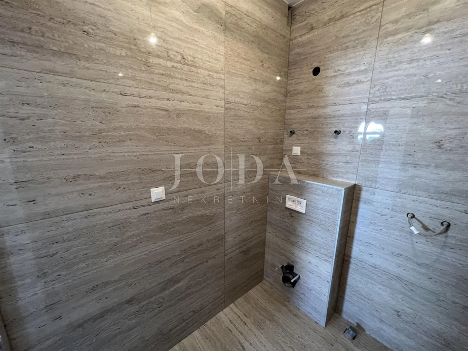 krk - penthouse s pogledom na more i krovnom terasom - slika 13