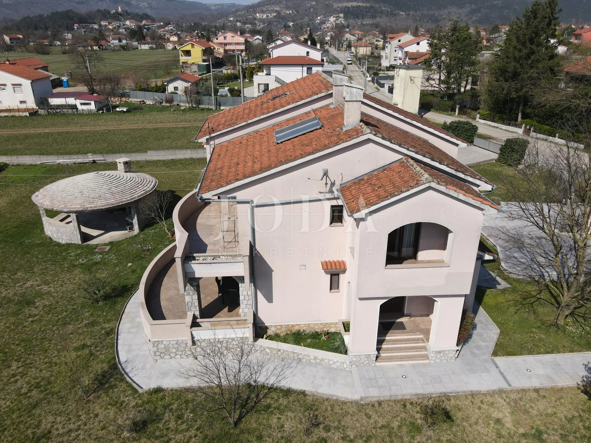 grobnik,samostojeća kuća sa poslovnim prostorom na velikoj okućnici - slika 52