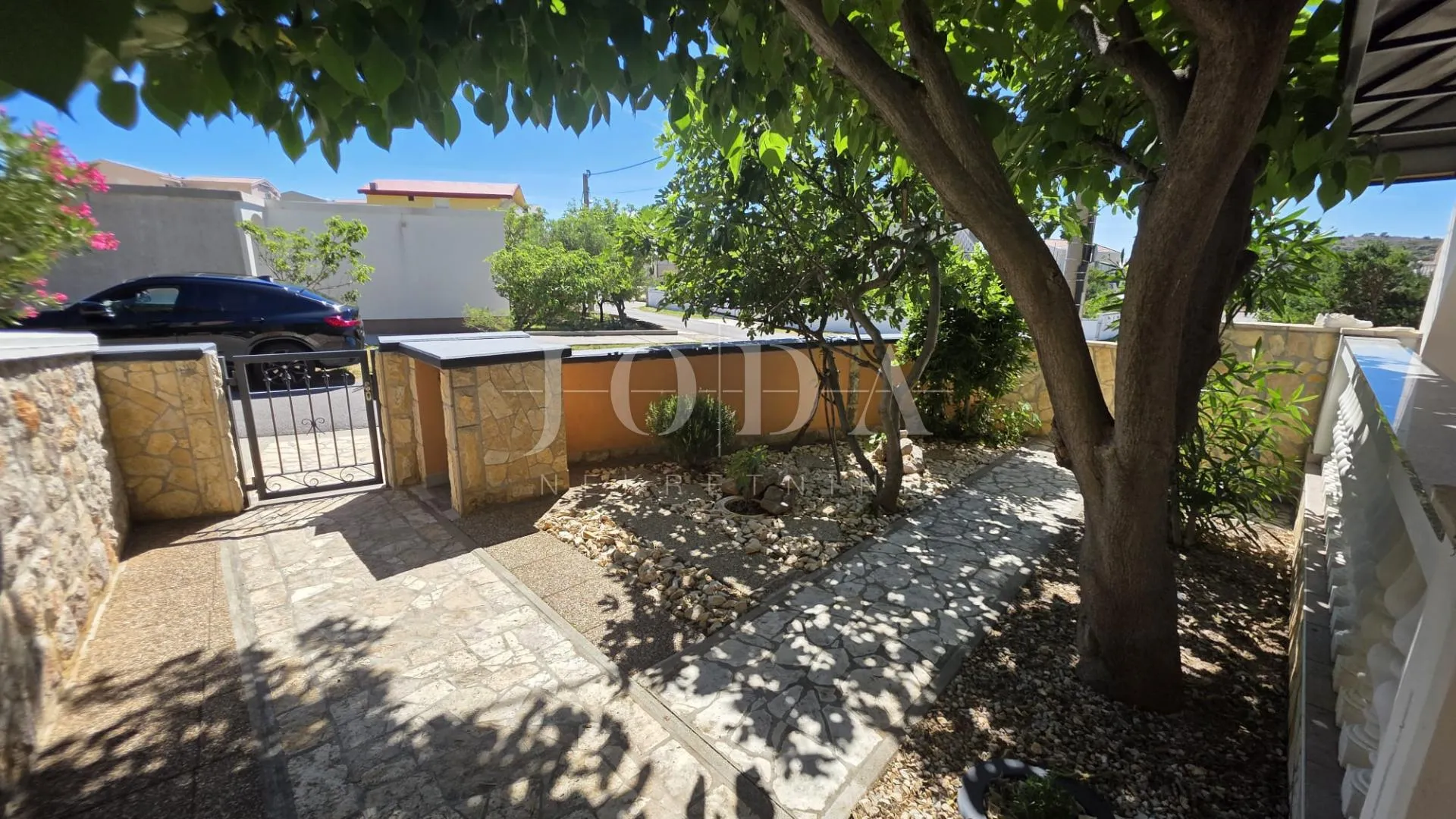 cesarica apartman sa okućnicom blizu mora - slika 4
