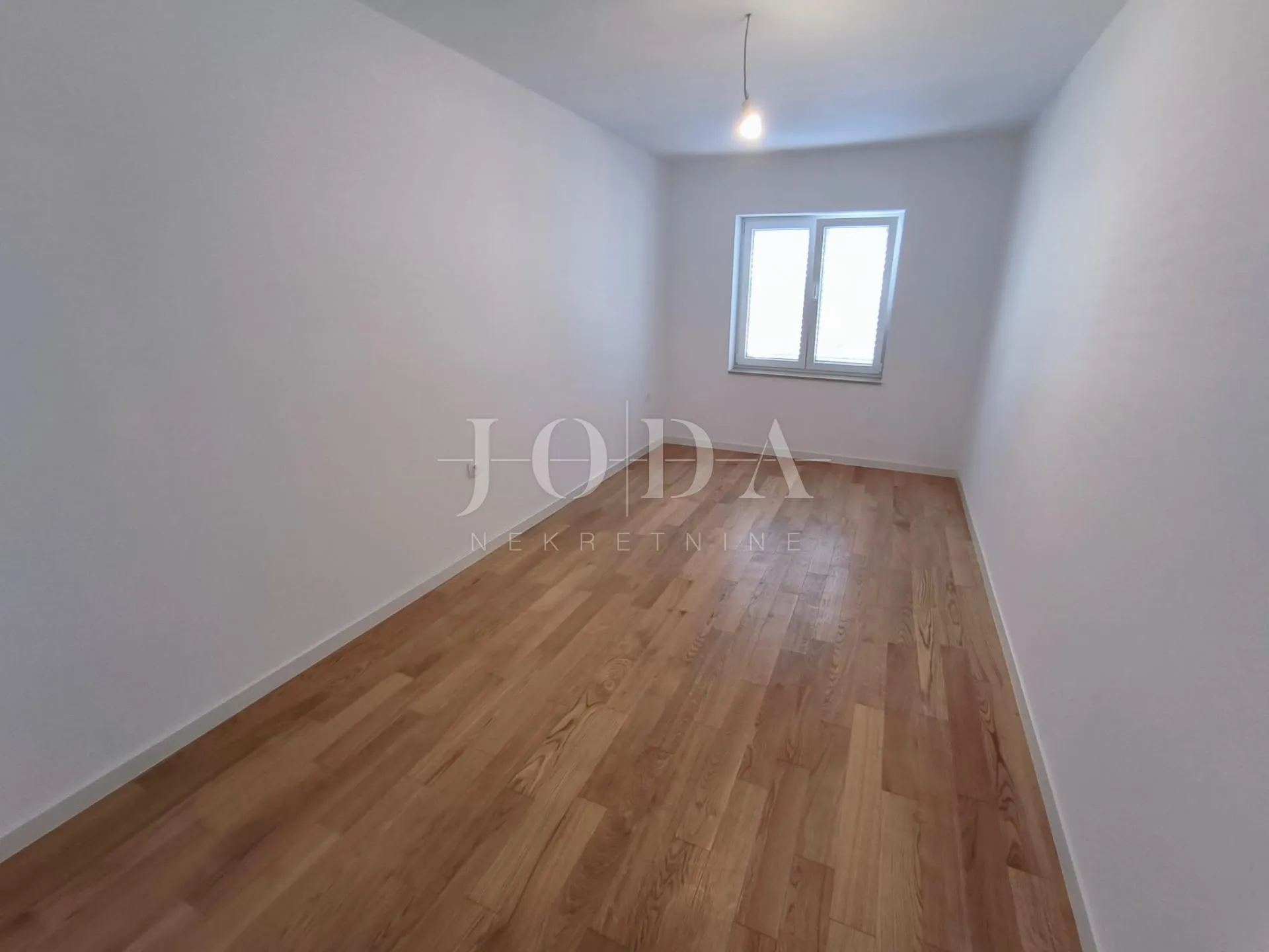 zadar, trosobni stan sa vrtom i garažom - slika 11