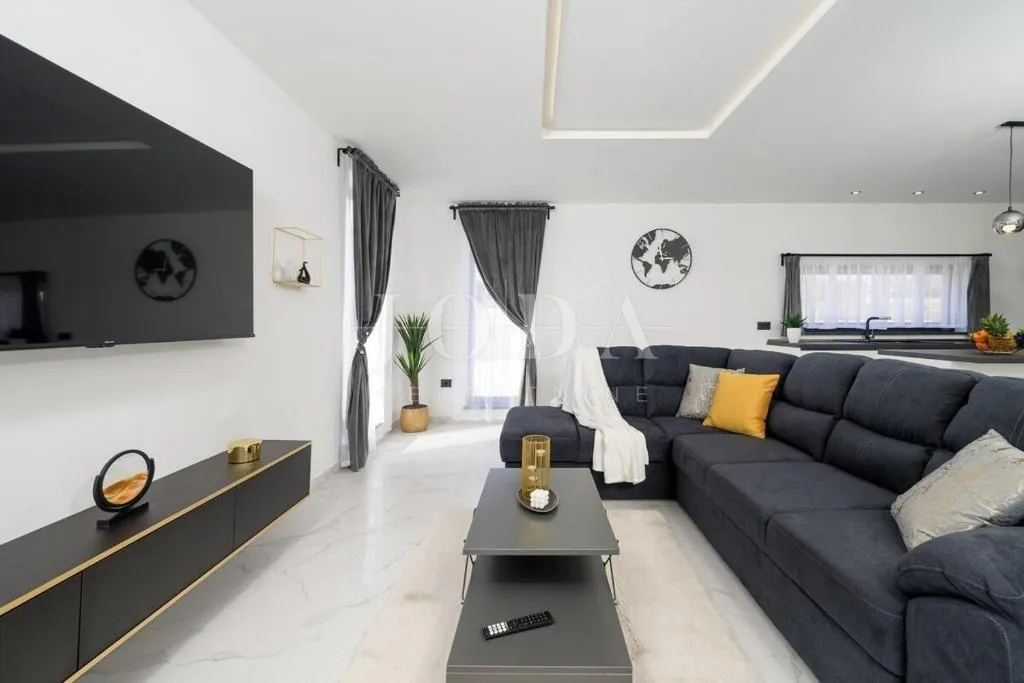 žminj, moderna villa sa bazenom, jacuzzijem i saunom - slika 25