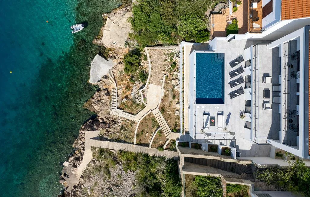 senj okolica kuća prvi red do mora - slika 16