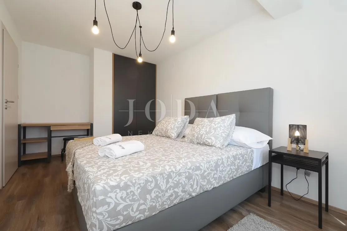 seline, starigrad - luksuzna villa s bazenom - slika 47