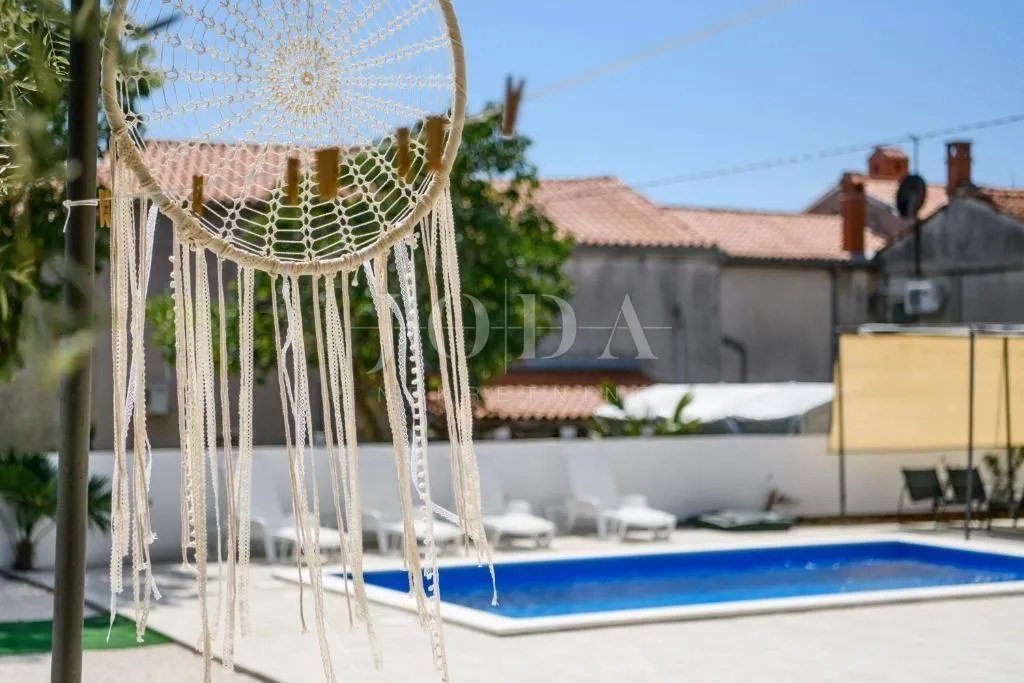 marčana, duga uvala, okolica, kamena kuća sa bazenom i građevinskom parcelom - slika 12