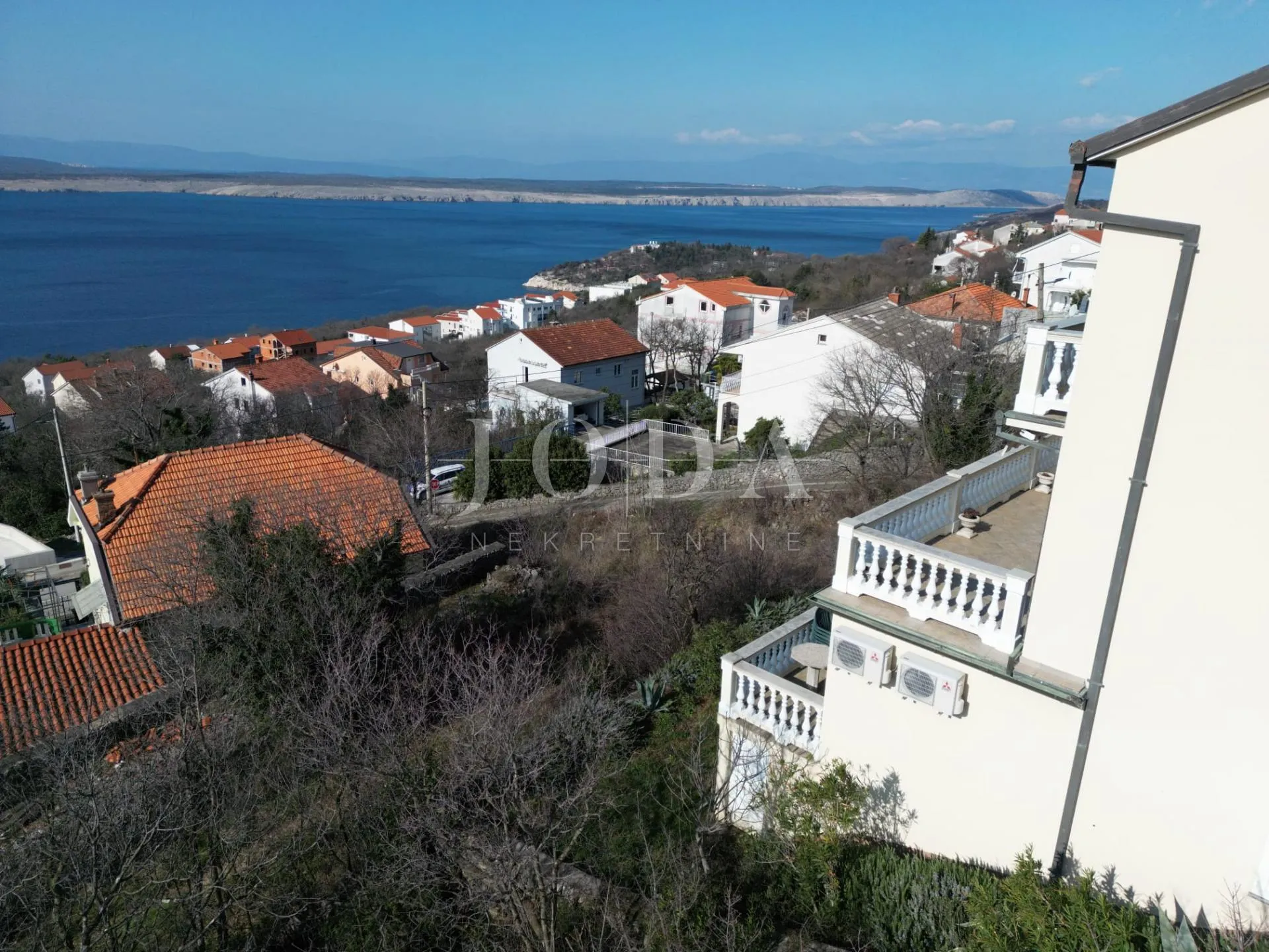 vila sa prekrasnim pogledom - slika 34