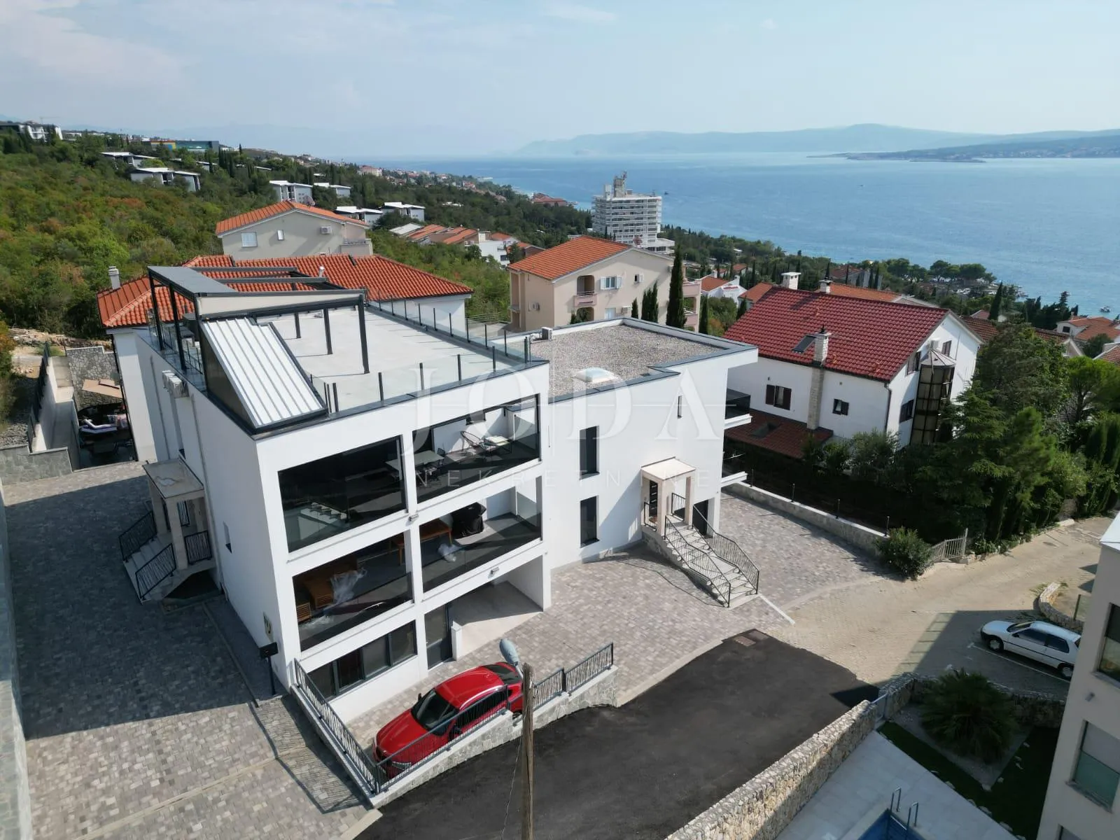 dramalj penthouse sa garažom i zasebnim apartmanom - slika 5