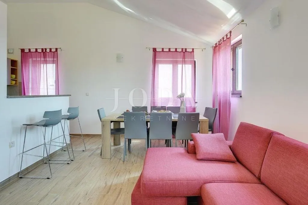 pula, villa sa bazenom i jacuzzijem - slika 20