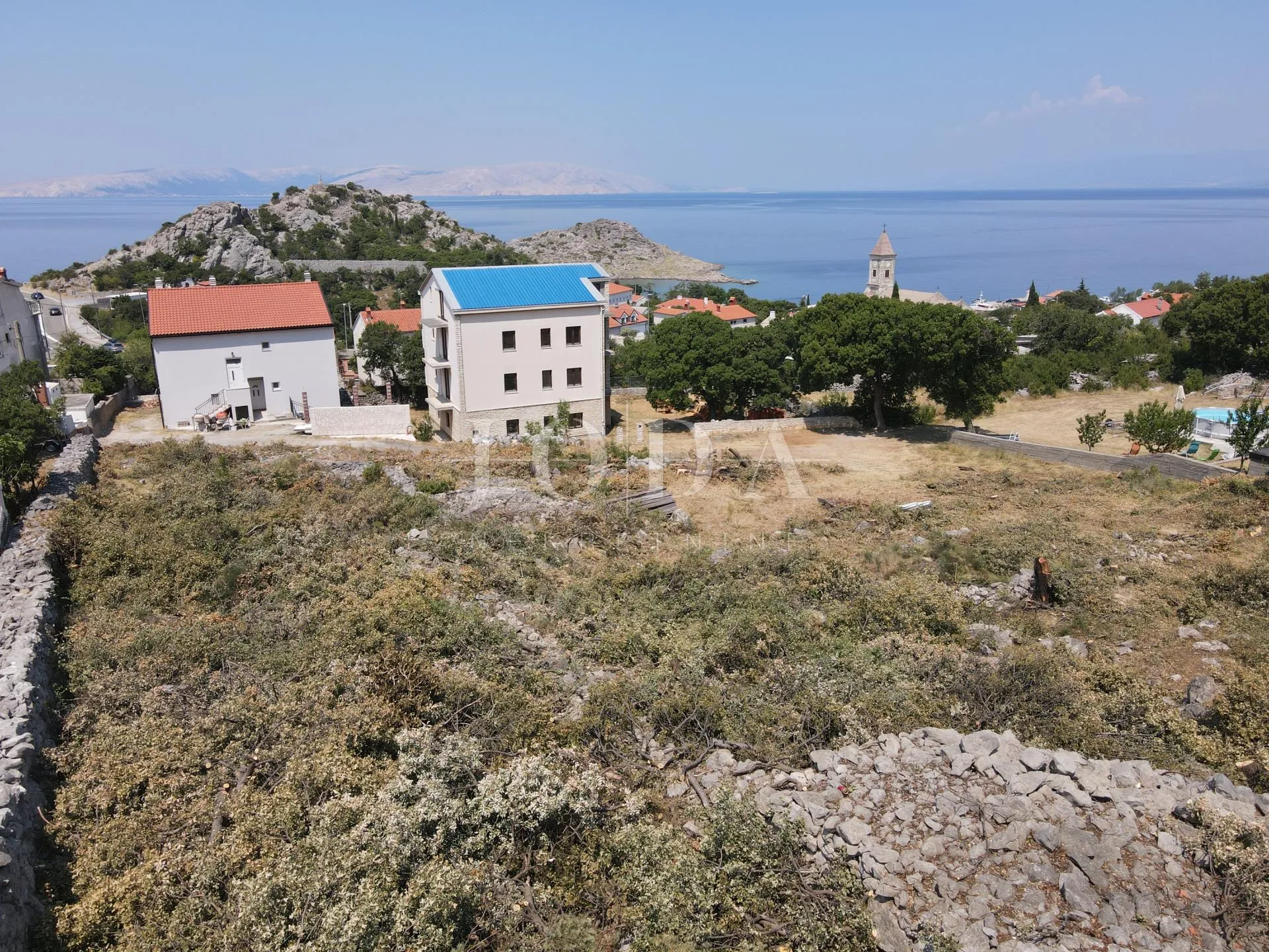 zemljište sa građevinskom dozvolom za 20 stanova - slika 22