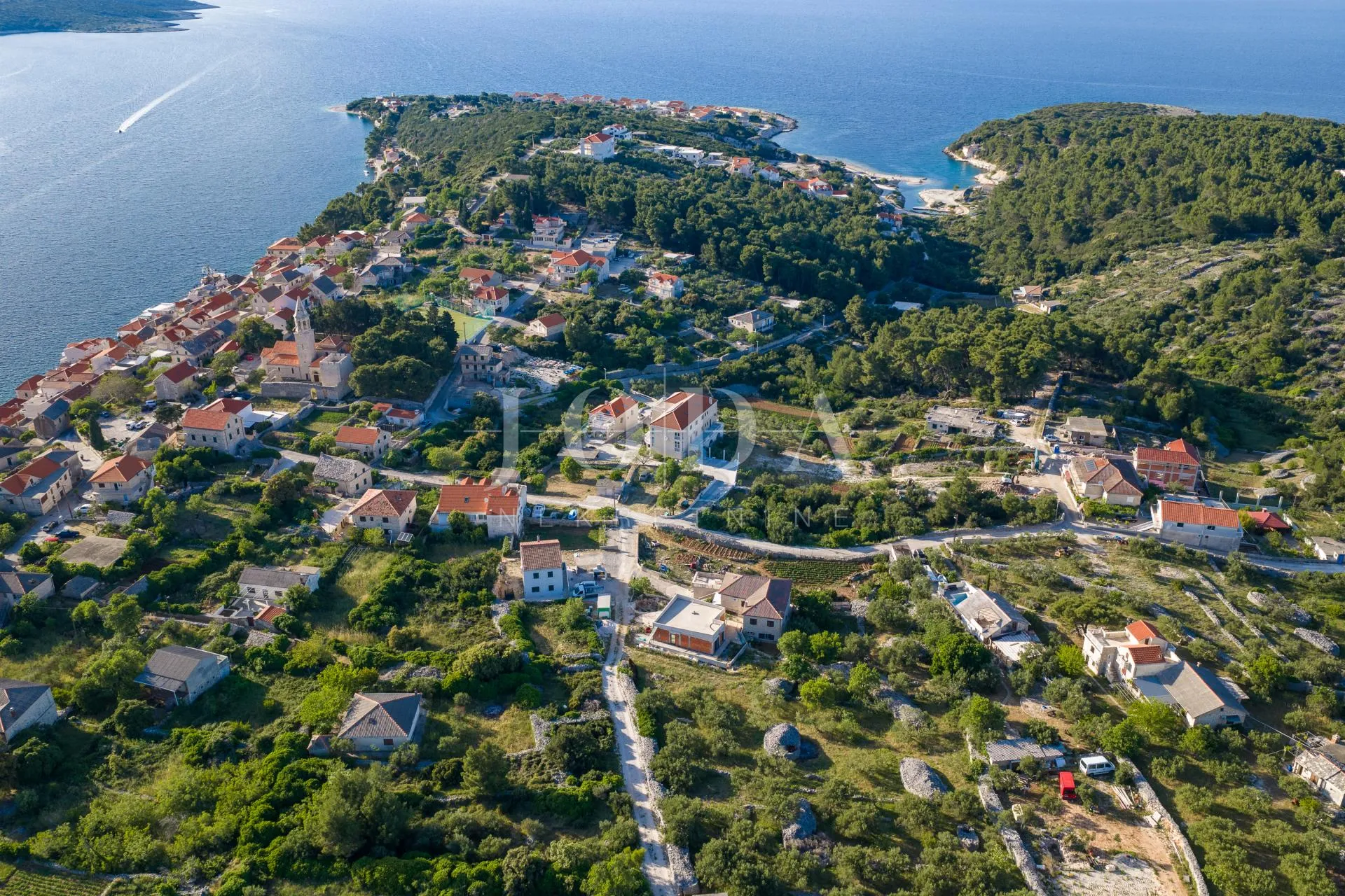 povlja, brač – zemljište s dozvolom za 4 stana - slika 8