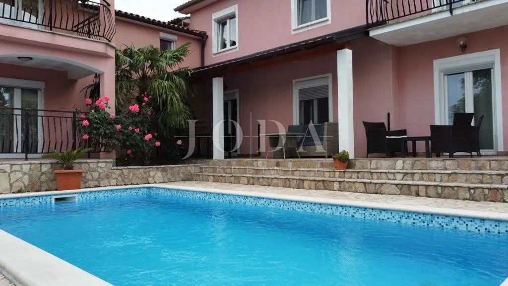 apartmanska kuća - slika 6