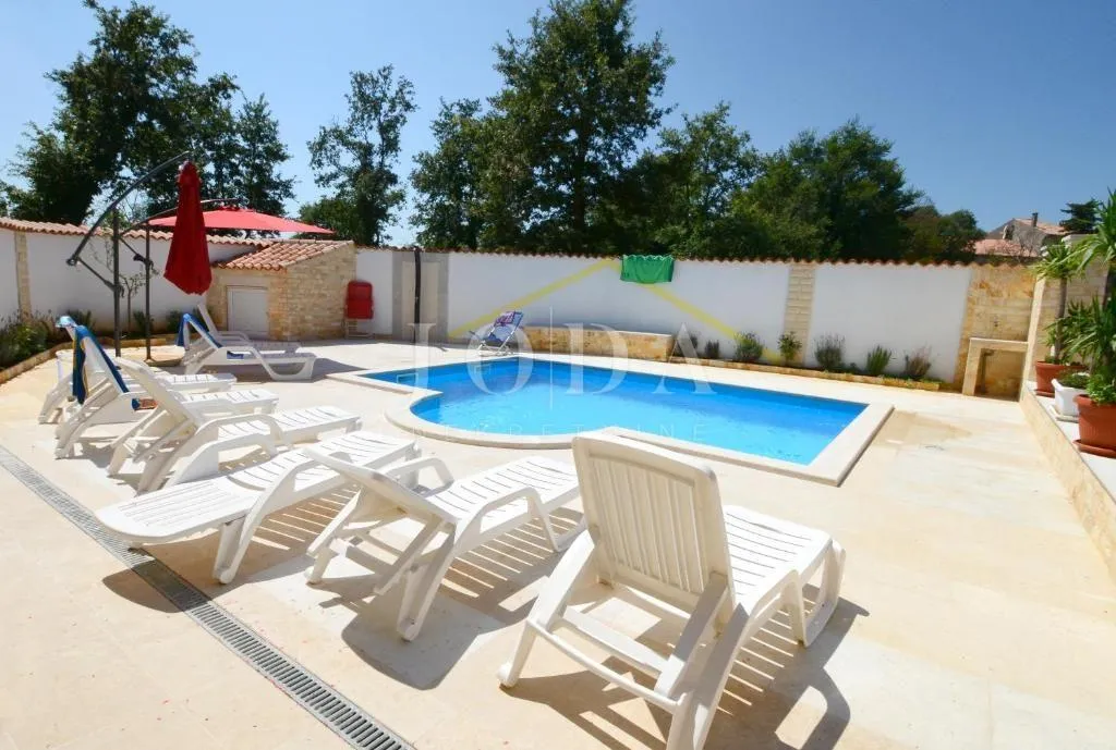 višnjan, okolica, kuća sa četiri stambene jedinice - slika 8