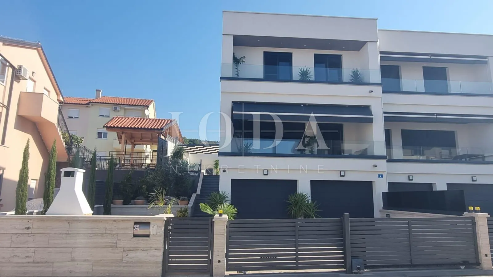 crikvenica dvojna kuća sa bazenom - slika 18