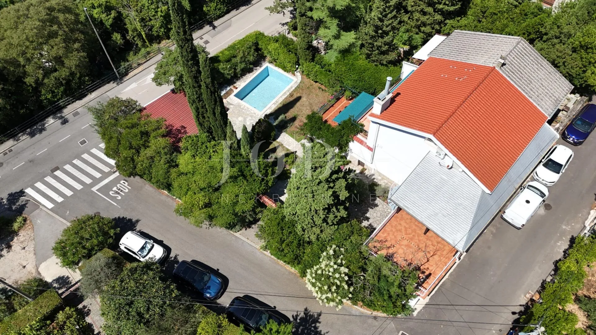 obiteljska kuća na top lokaciji - slika 19