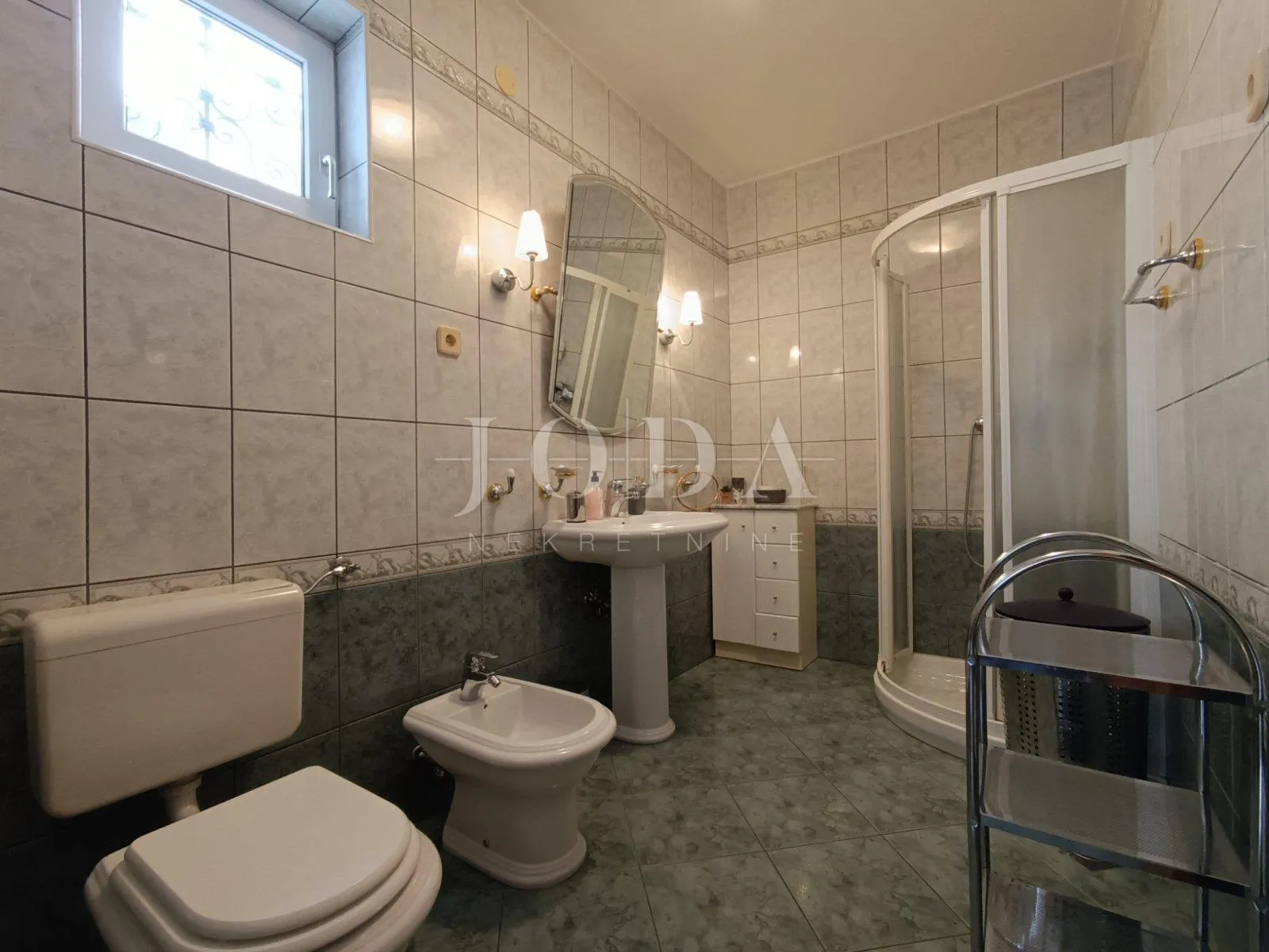 tri kuće sa velikim zemljištem - slika 18