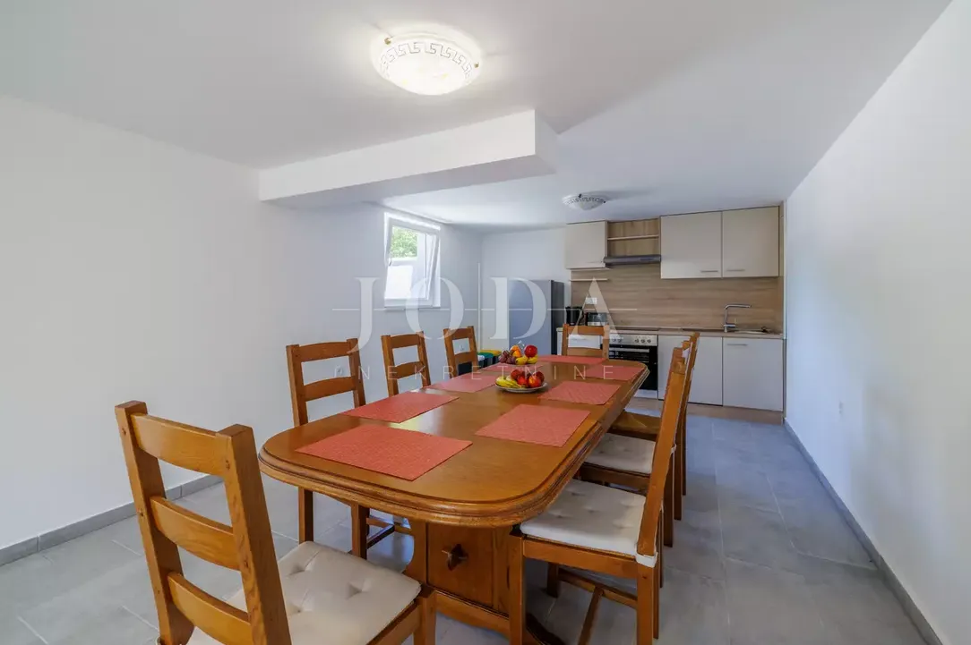 tribalj kuća 600m2 sa bazenom - slika 46