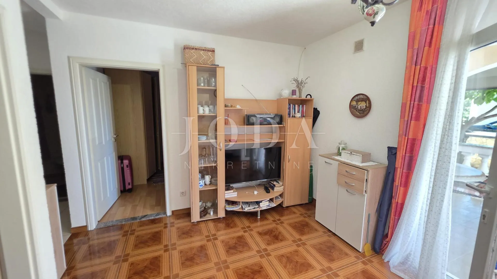 cesarica apartman sa okućnicom blizu mora - slika 9