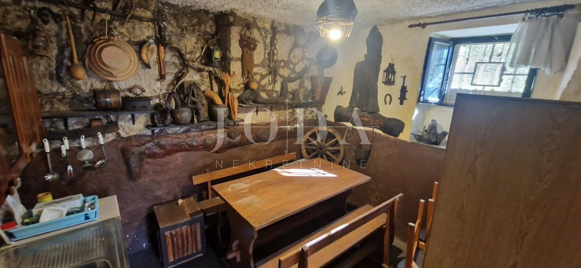 šarmantna kuća s pogledom na more u mirnom zaleđu crikvenice - slika 20