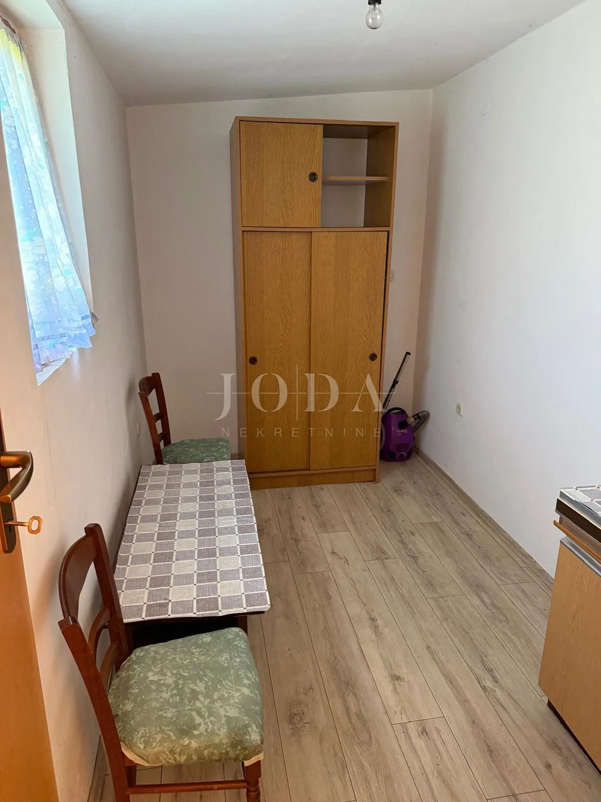 samostojeća prizemnica na mirnoj lokaciji s dodatnim objektom od 20 m² - slika 18
