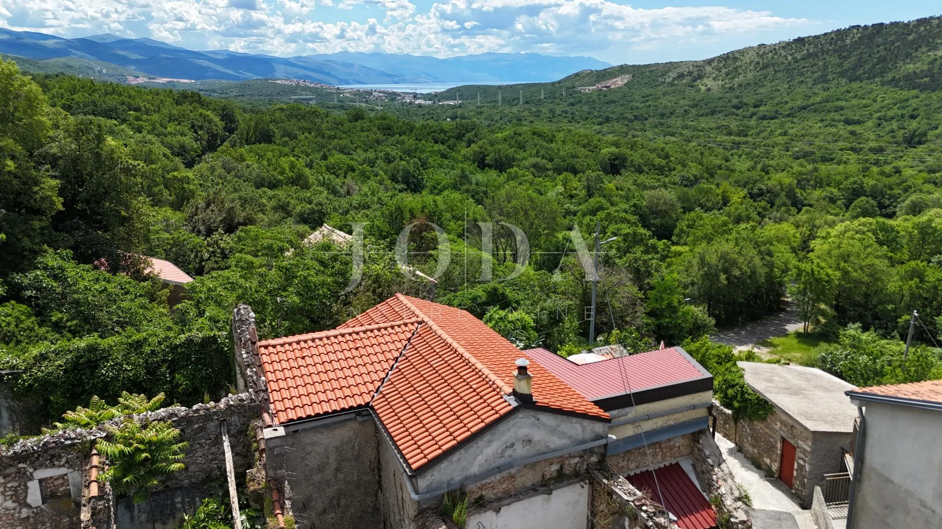 prodaja kuće bribir | balkon, parking, pogled na more - slika 1