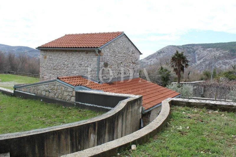 grižane, kamena kuća sa okućnicom 1200m2 - slika 2