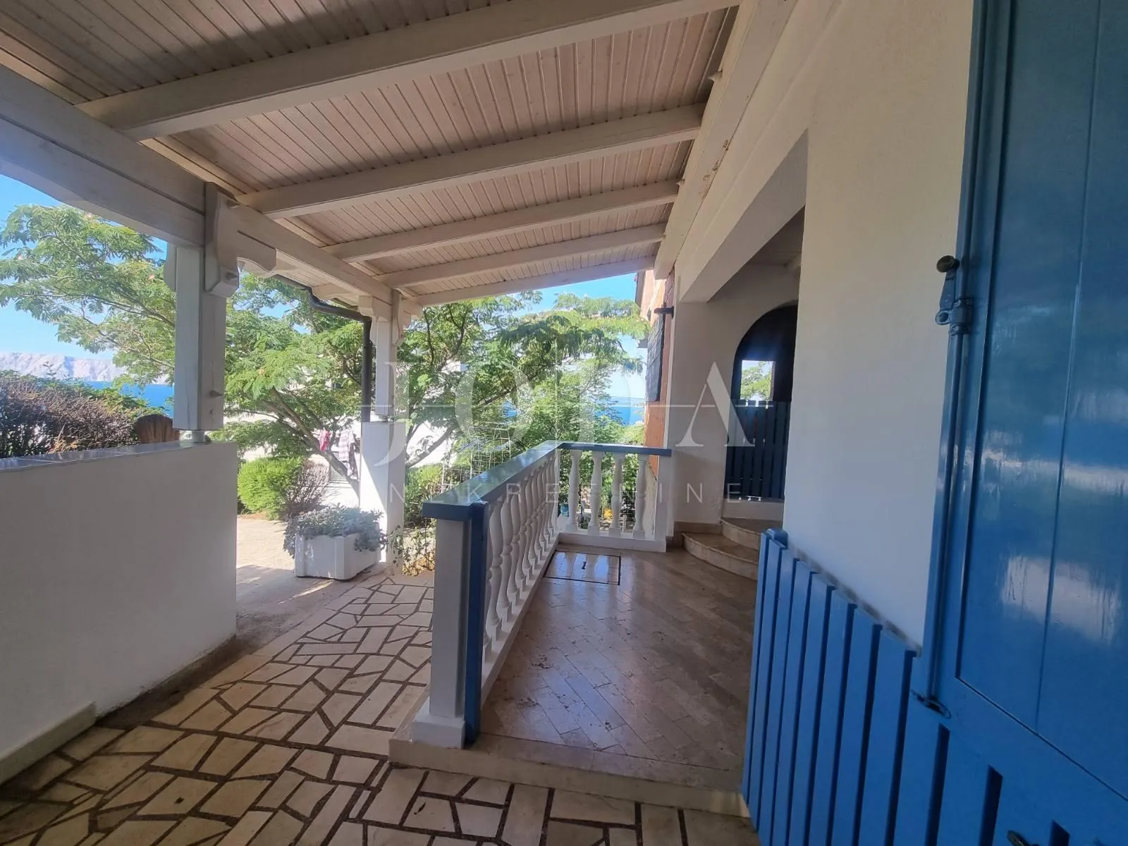 klenovica, kuća sa tri stambene jedinice - slika 4