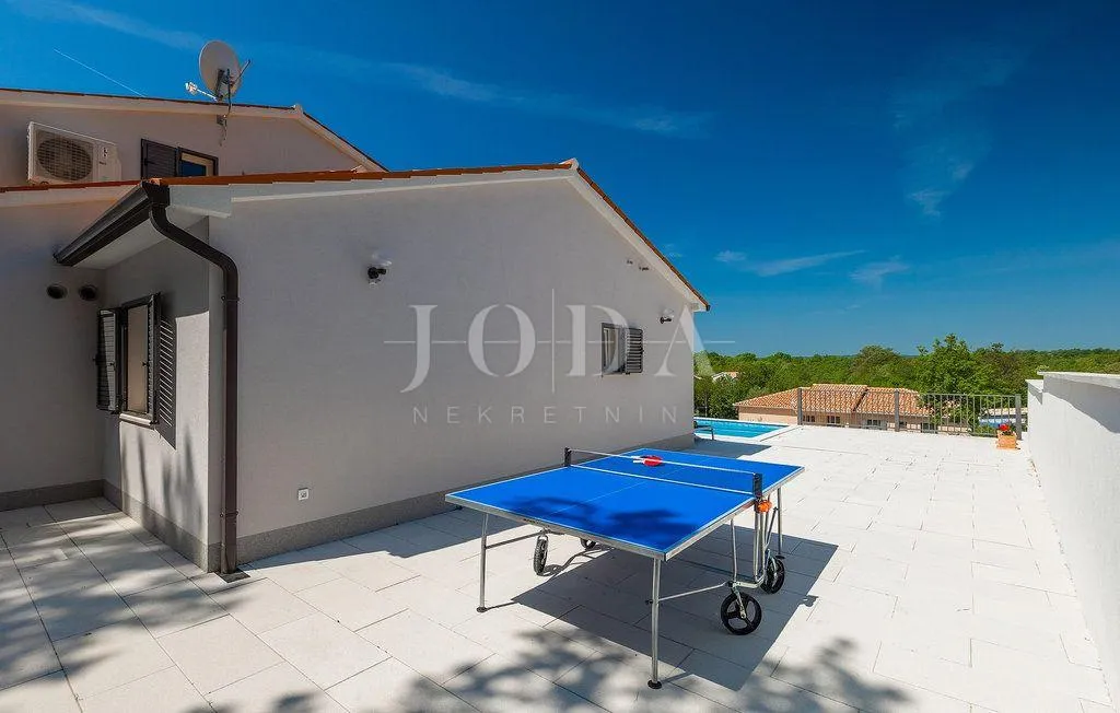 labin, okolica, prekrasna villa sa bazenom - slika 11