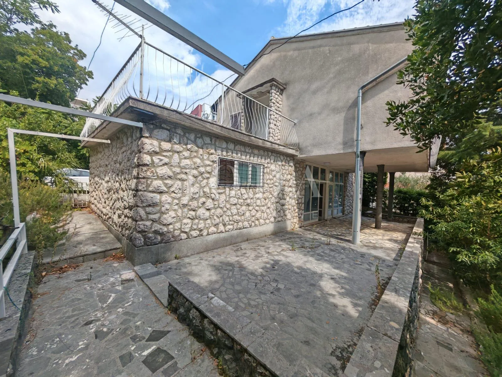 kuća s potencijalom u centru dramlja - slika 2
