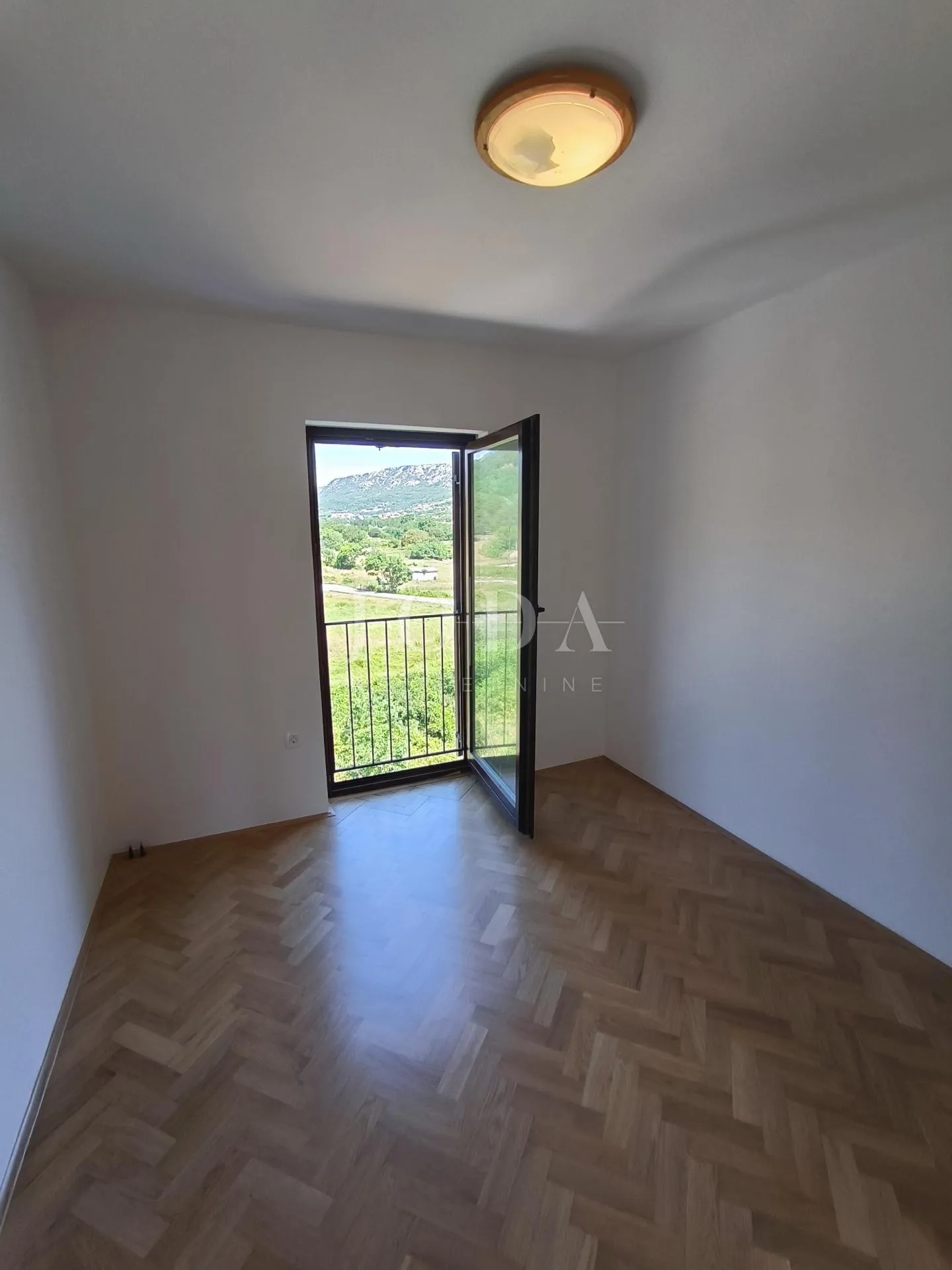 apartman sa bazenom - slika 27