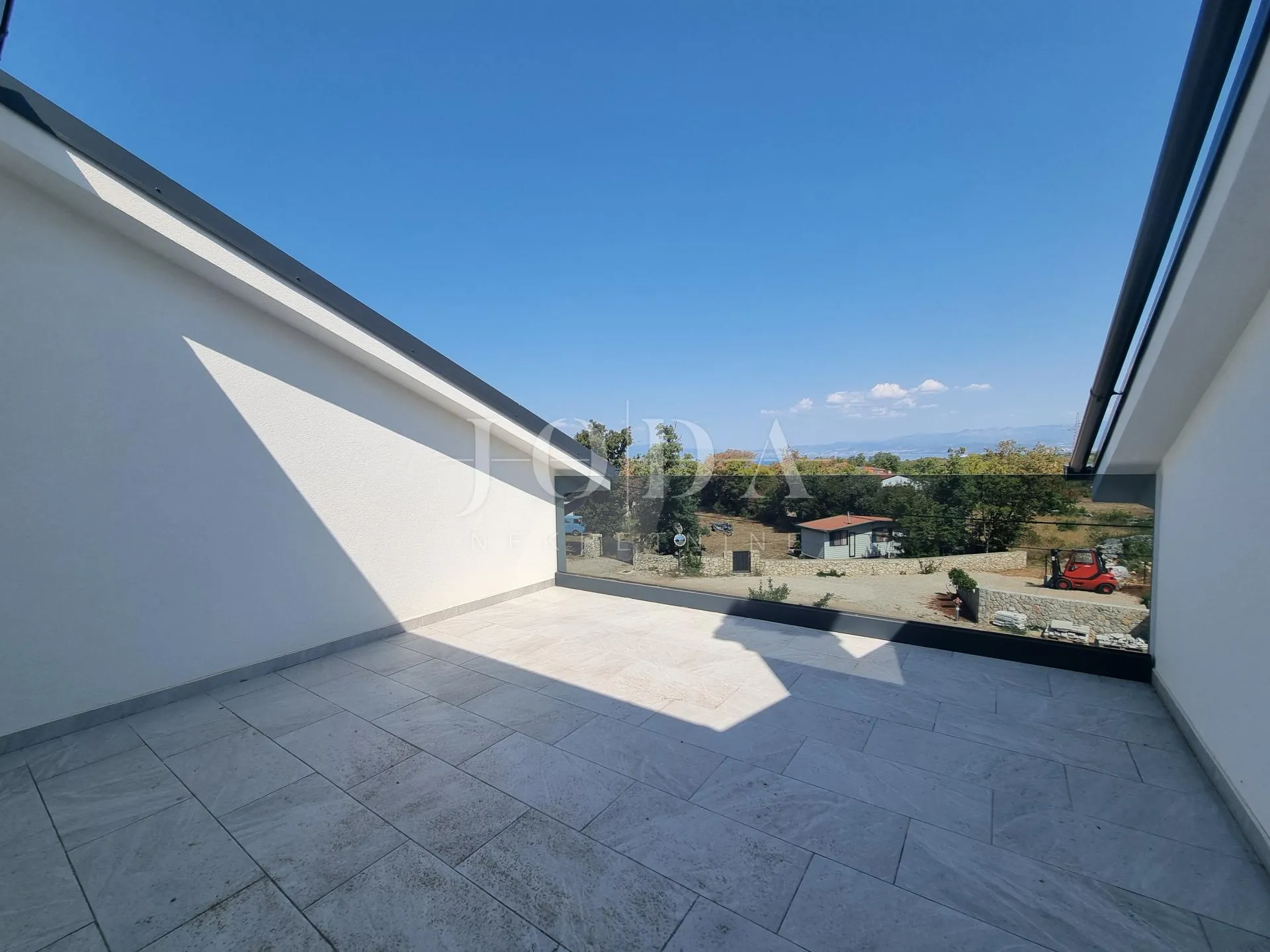 moderna novogradnja u središtu otoka krka - slika 18