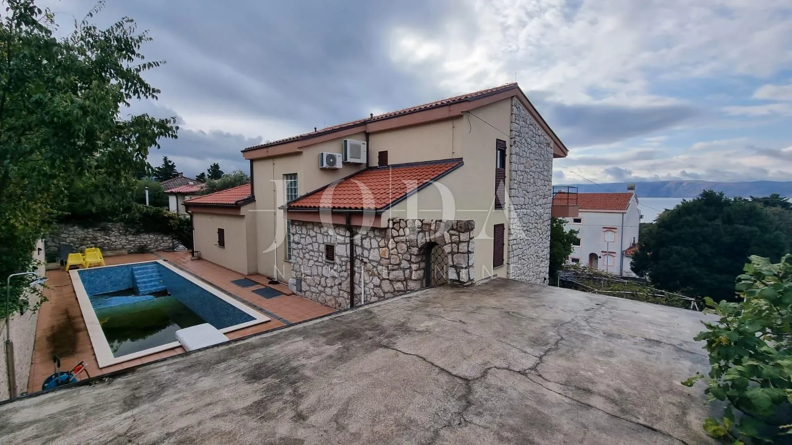 Novi Vinodolski kuća 100 m od mora