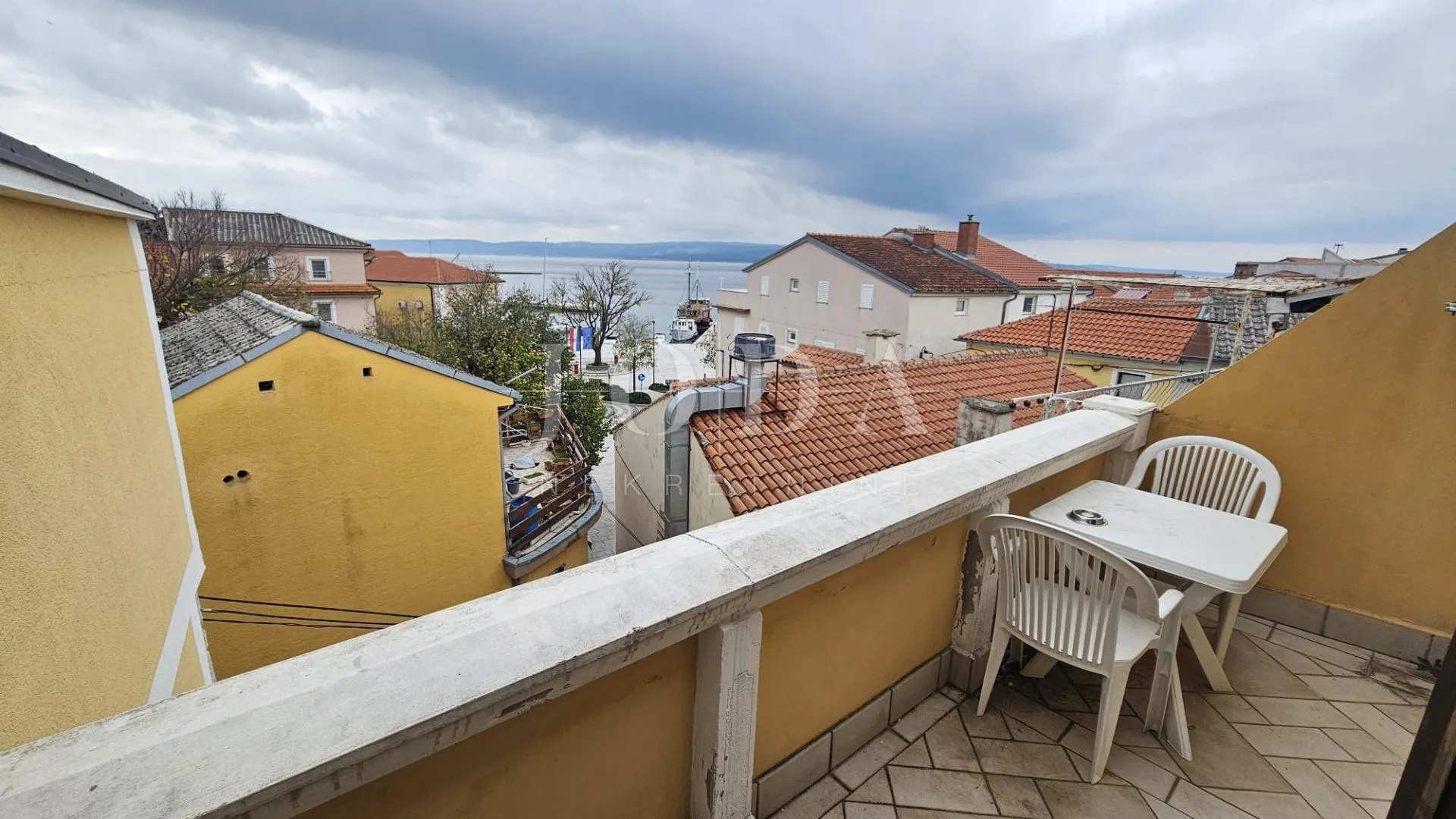 selce kuća u strogom centru - slika 10